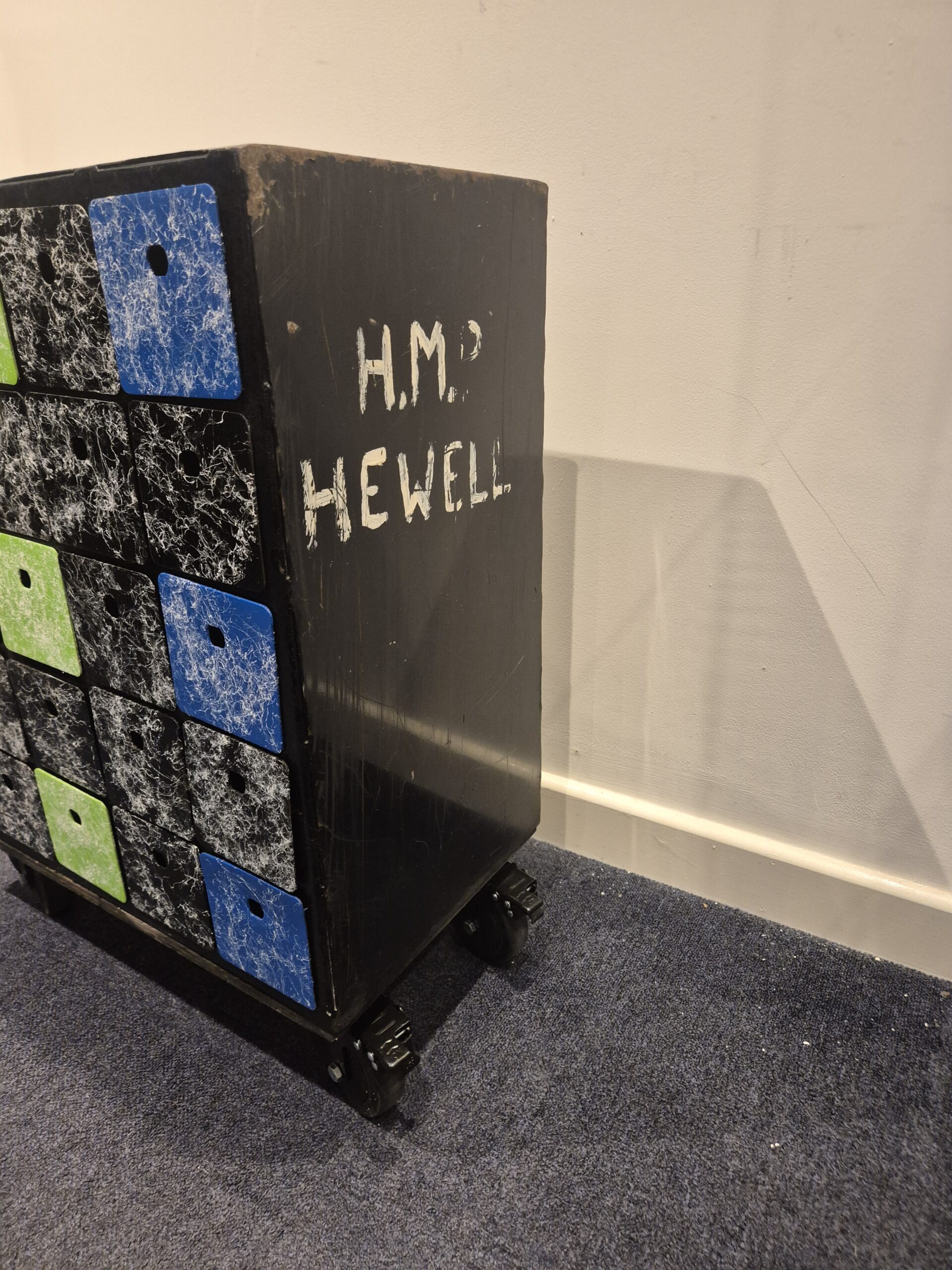 UPCYCLED METAL CABINET - Image 4