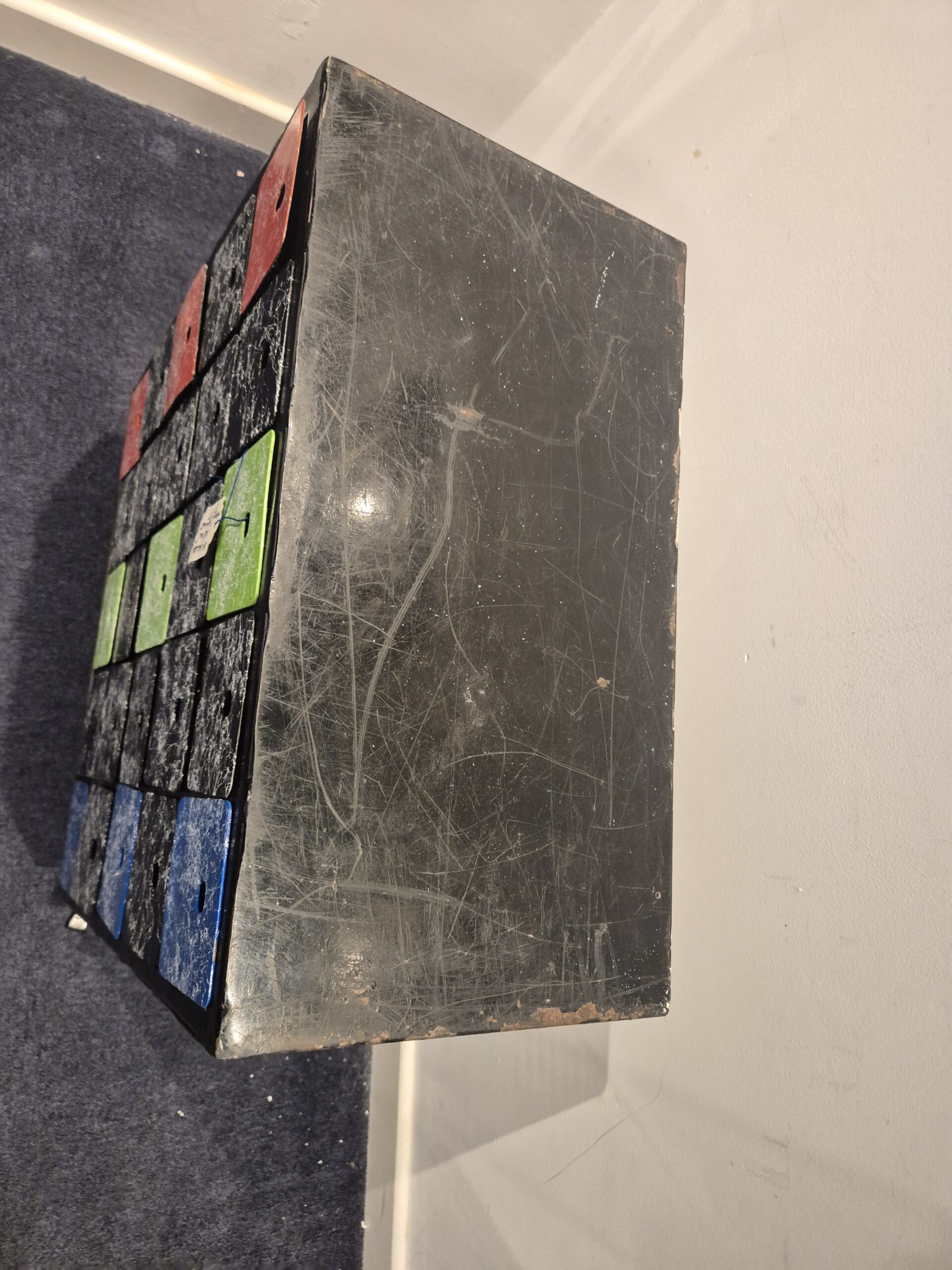 UPCYCLED METAL CABINET - Image 5